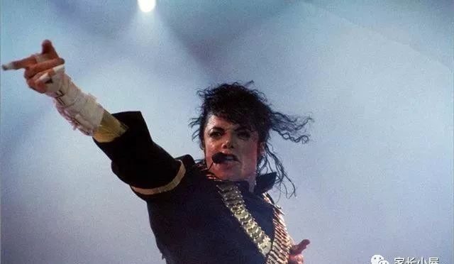 图片[2]-迈克尔杰克逊离世前两分钟的视频爆出真正死因，网友们愤怒不已-一鸣资源网