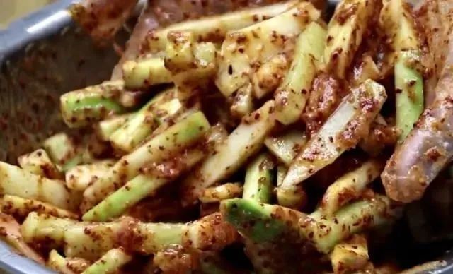 图片[6]-腌萝卜条时，牢记4大技巧，口感清脆又入味-一鸣资源网